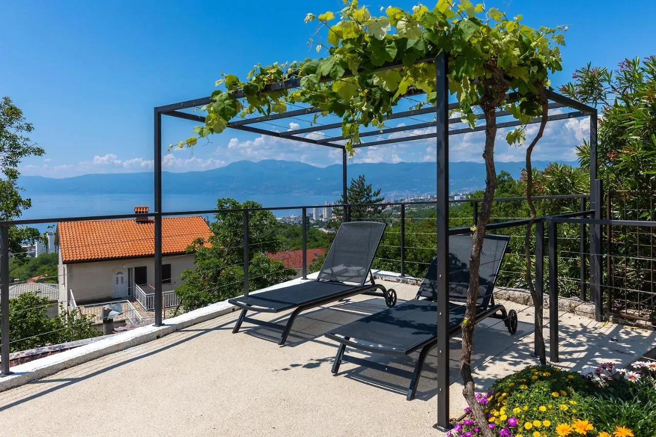 Pool Apartment Happy Sound - Happy Rentals Rijeka Croatia