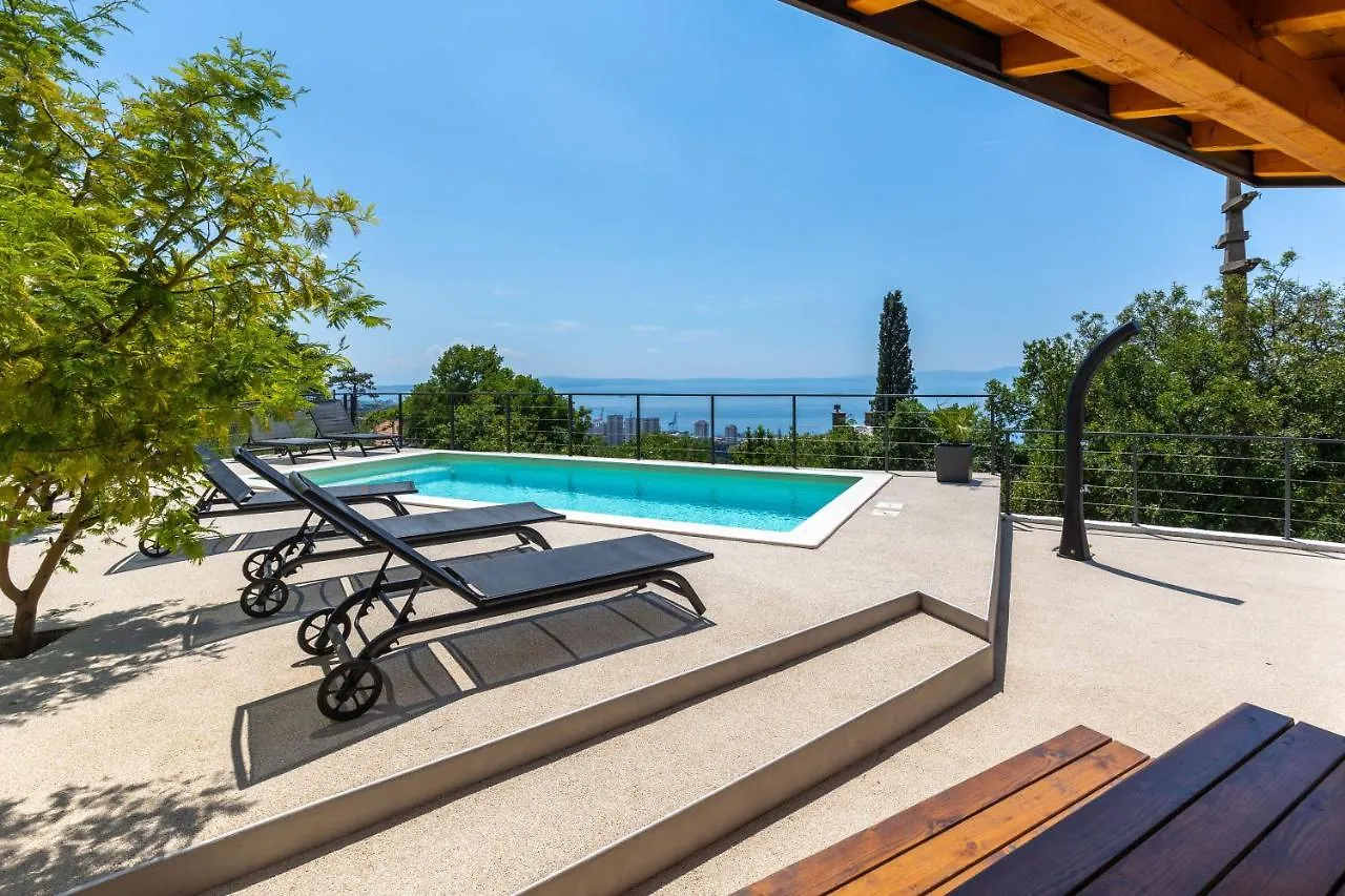 Pool Apartment Happy Sound - Happy Rentals Rijeka 0*,  Croatia