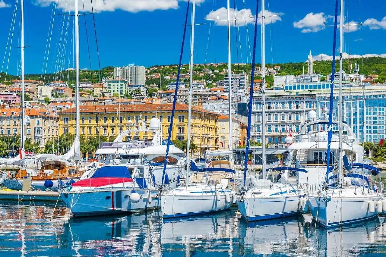 Pool Apartment Happy Sound - Happy Rentals Rijeka